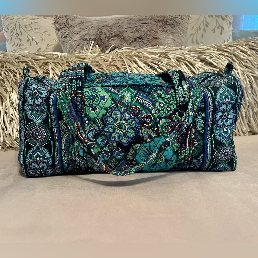 Issues VERA BRADLEY Blue Rhapsody Medium Duffle Bag Green Floral 2 Handles
